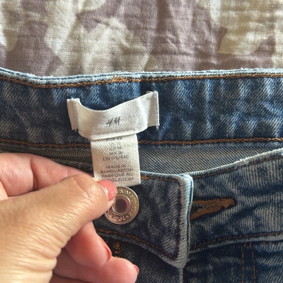 H&M Jean - Picture 2 of 2